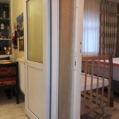 Apartment 2 Bedroom Ground Floor Great Location *