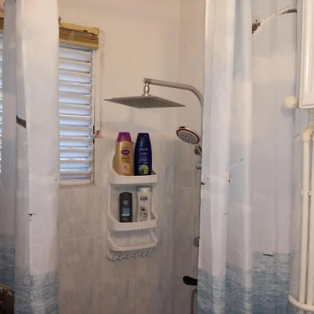 2 Bedroom Ground Floor Great Location * Istanbul