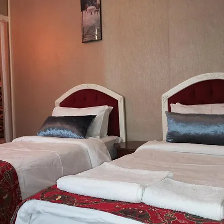 2 Bedroom Ground Floor Great Location Apartment Istanbul