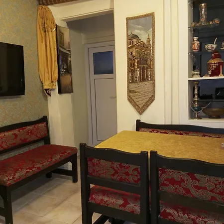 2 Bedroom Ground Floor Great Location * Istanbul