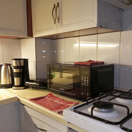 2 Bedroom Ground Floor Great Location Istanbul